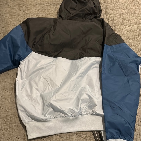 Nike Men's Black and Blue Hooded Jacket - Picture 5 of 5